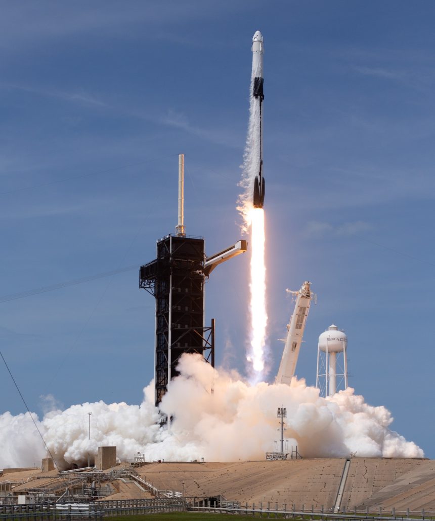 A SpaceX Falcon 9 rocket